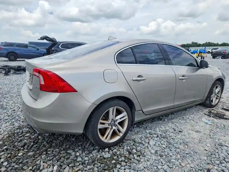 YV1612FS6E1290199 2014 VOLVO S60-2
