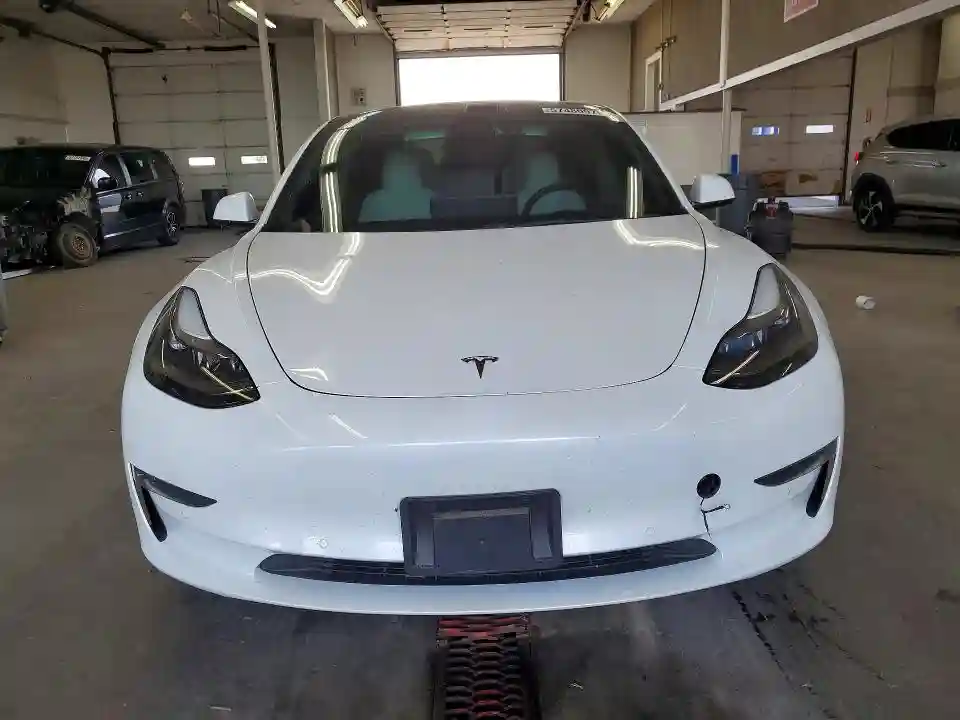 5YJ3E1EB1NF268319 2022 TESLA MODEL 3-4