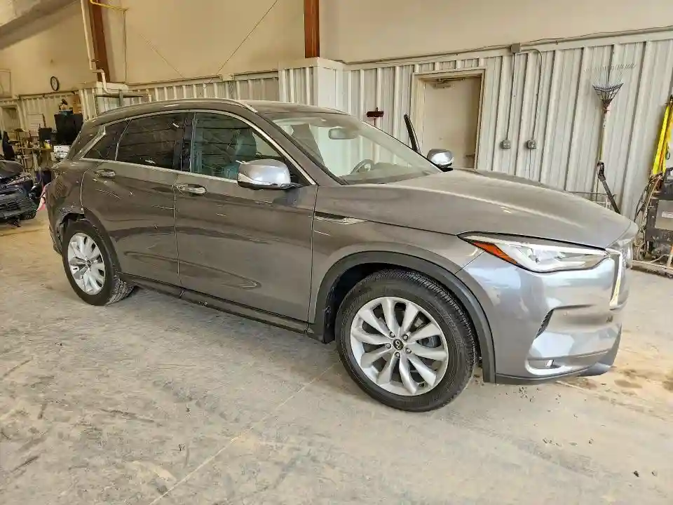 3PCAJ5M32KF121085 2019 INFINITI QX50-3