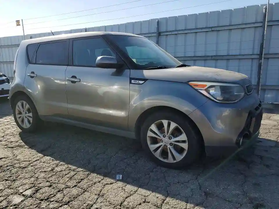 KNDJP3A55G7239220 2016 KIA SOUL-3
