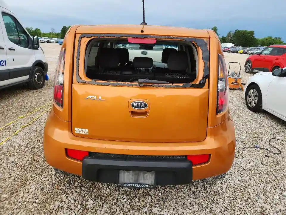 KNDJT2A21B7211063 2011 KIA SOUL-5