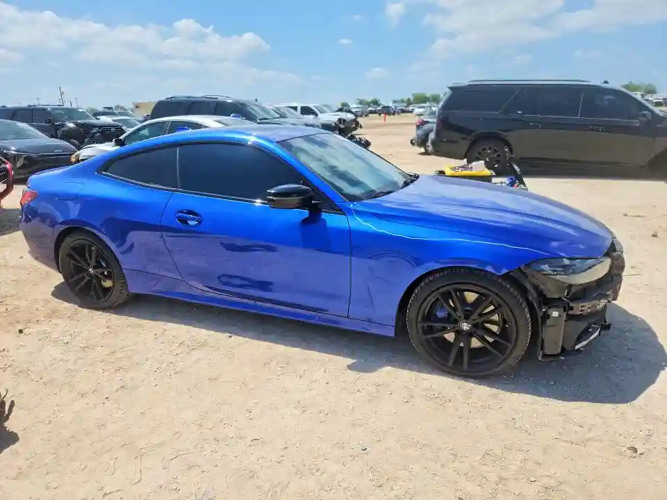 WBA83AP03NCJ02319 2022 BMW M4-3