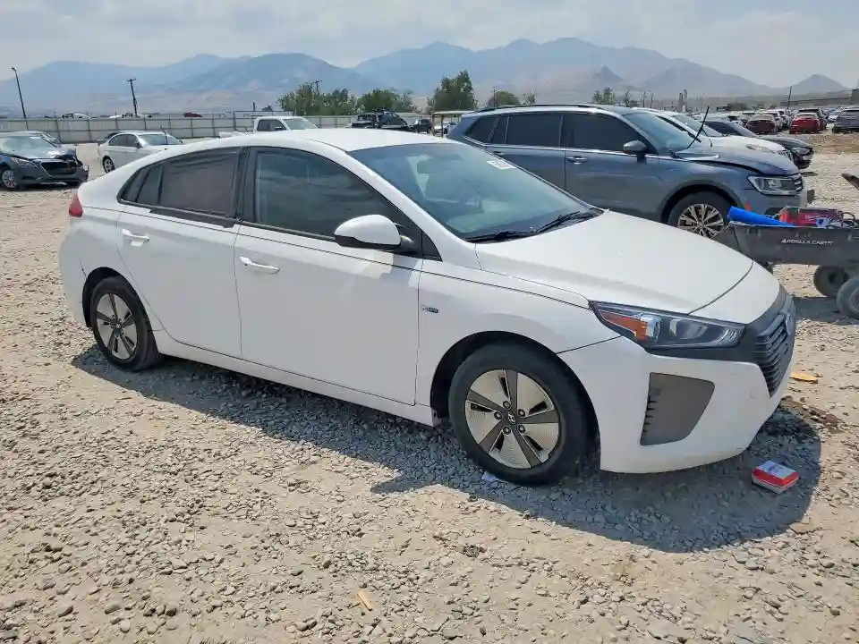 KMHC65LC0HU045602 2017 HYUNDAI IONIQ-3
