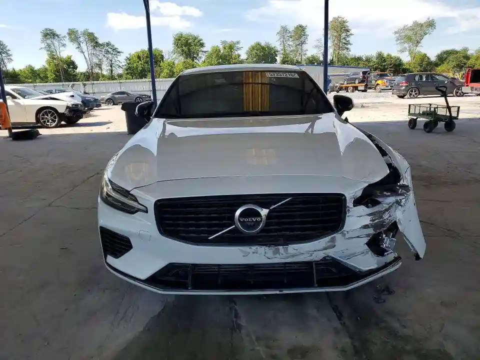 7JRBR0FM1MG095854 2021 VOLVO S60-4