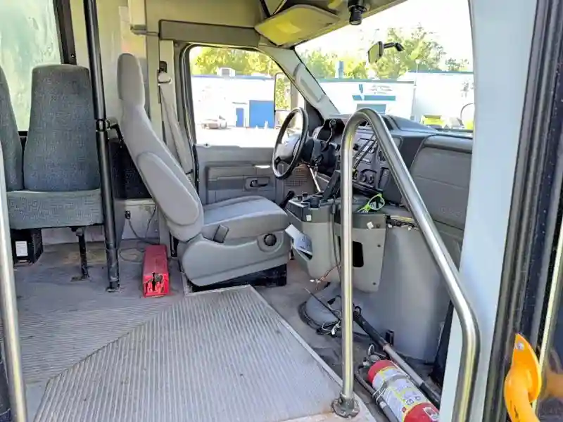 1FDFE4FSXBDA30349 2011 FORD ECONOLINE-4