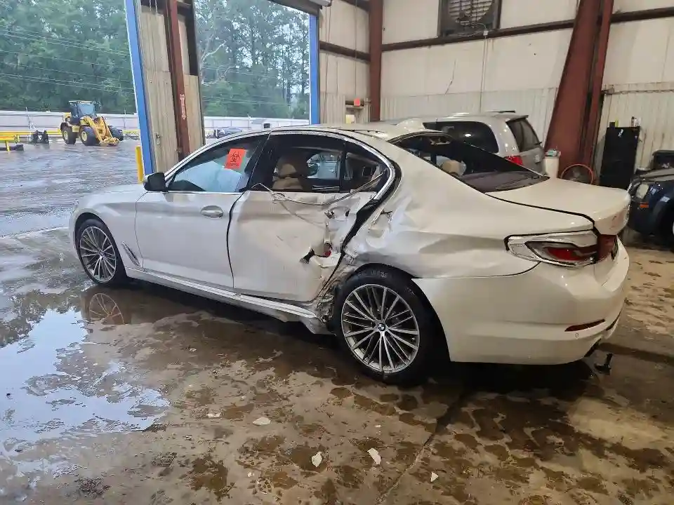 WBAJR3C0XLWW55062 2020 BMW 5 SERIES-1