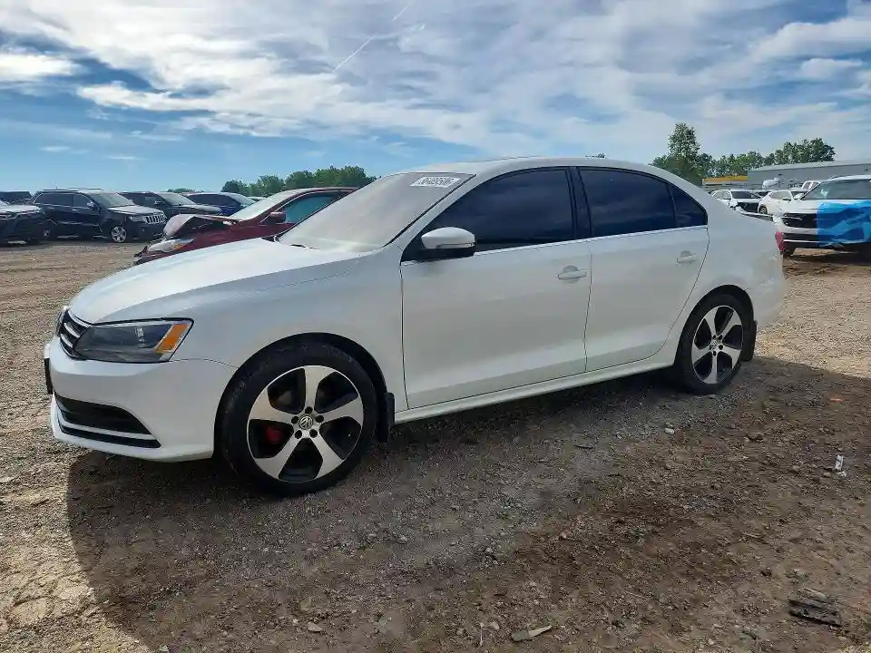 3VWD17AJ7FM259621 2015 VOLKSWAGEN JETTA-0