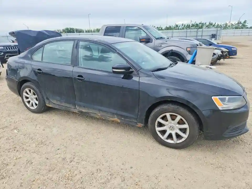 3VWDK7AJ3EM393134 2014 VOLKSWAGEN JETTA-3