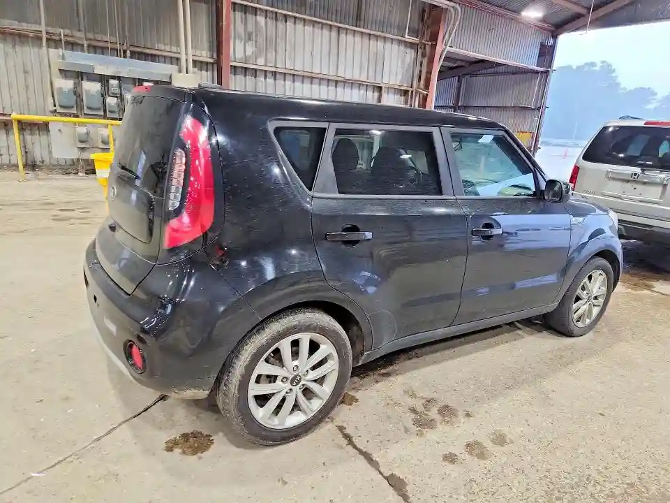 KNDJP3A55J7602994 2018 KIA SOUL-2