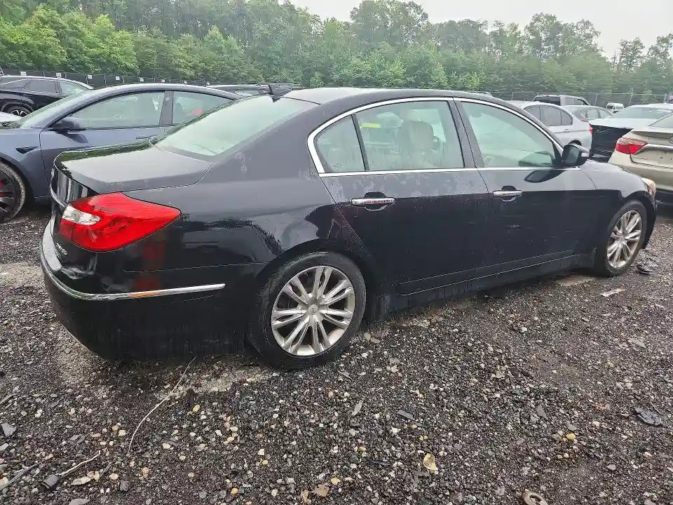 KMHGC4DDXDU236773 2013 HYUNDAI GENESIS-2
