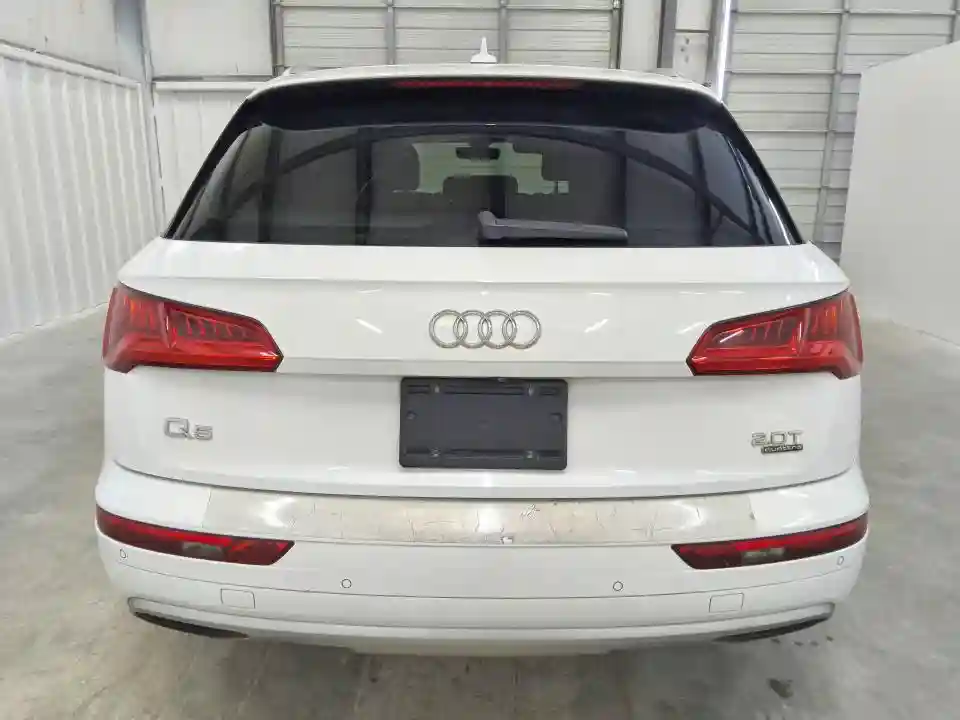 WA1CNAFY8J2070217 2018 AUDI Q5-5
