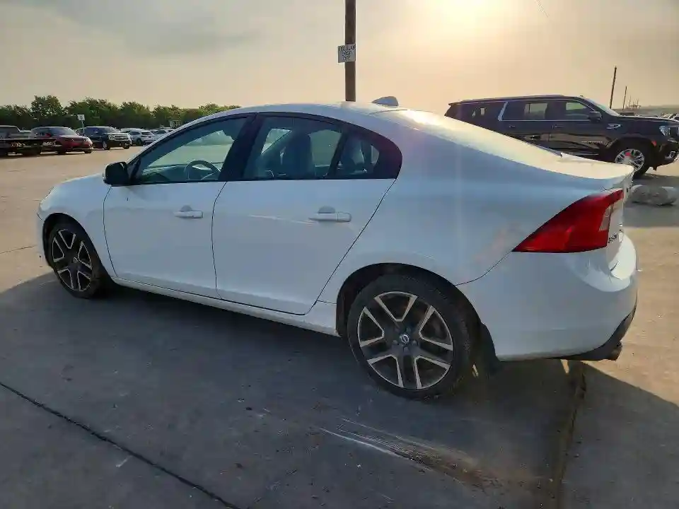 YV126MFL5J2452798 2018 VOLVO S60-1