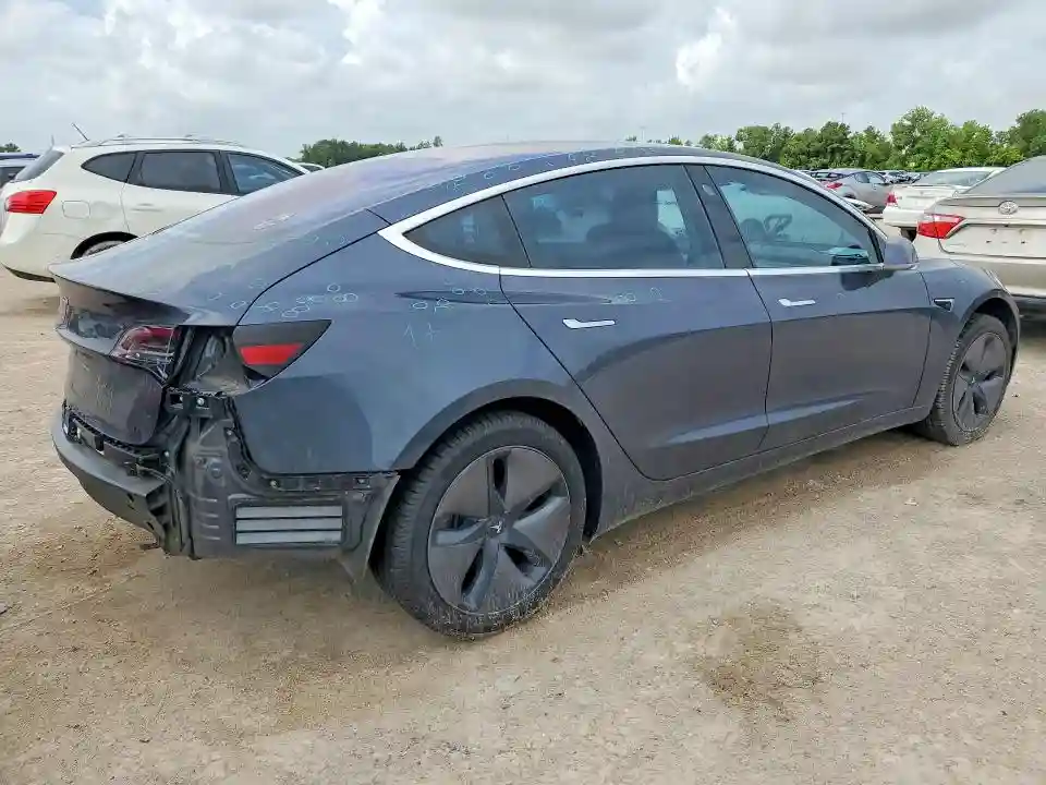 5YJ3E1EA3JF033938 2018 TESLA MODEL 3-2