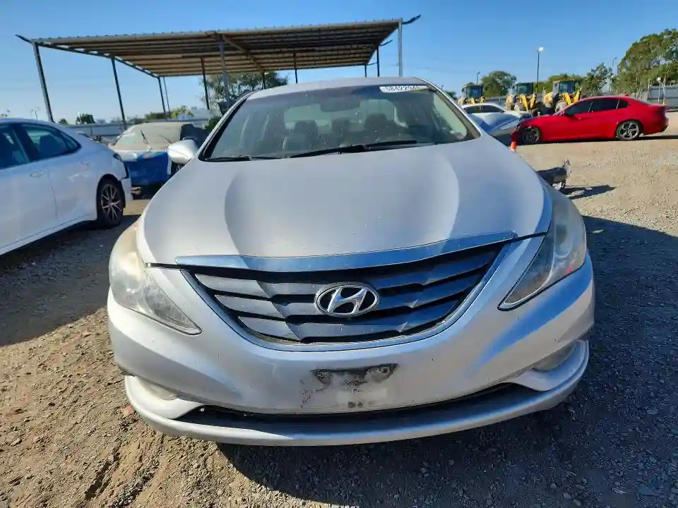 5NPEC4AB7BH172164 2011 HYUNDAI SONATA-4