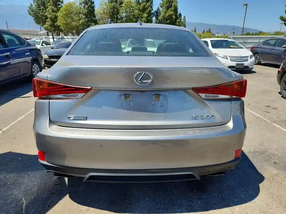 JTHBA1D27J5075403 2018 LEXUS IS-5