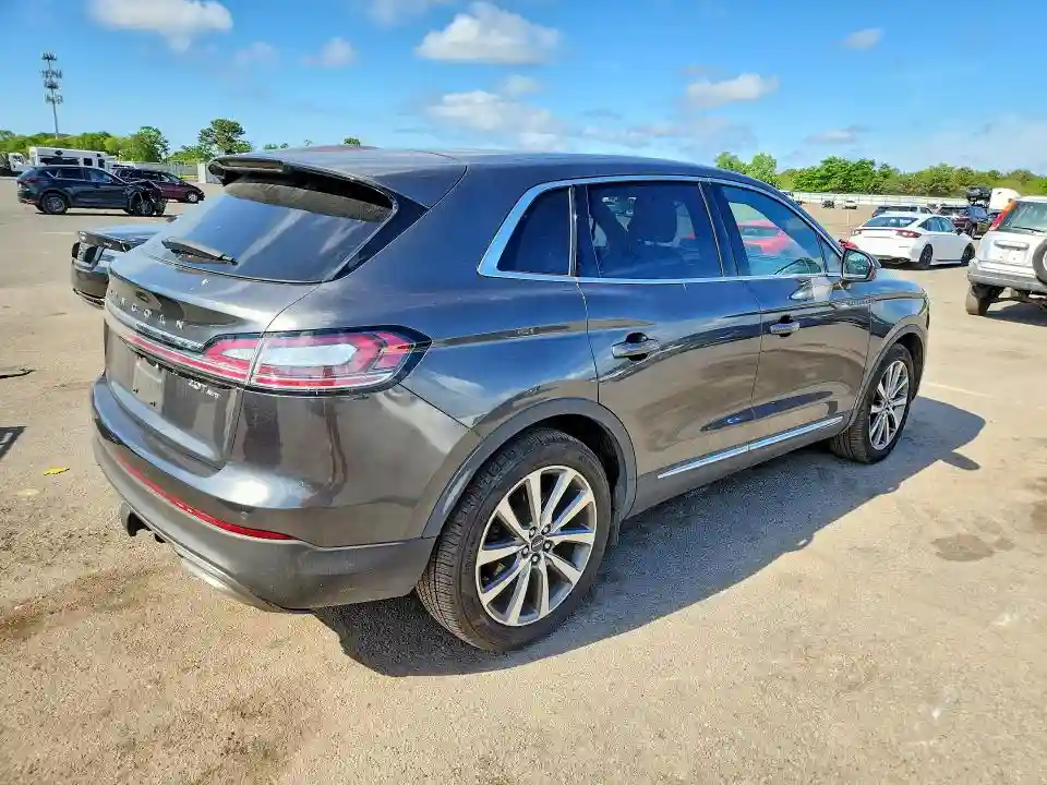 2LMPJ8K98KBL24188 2019 LINCOLN NAUTILUS-2