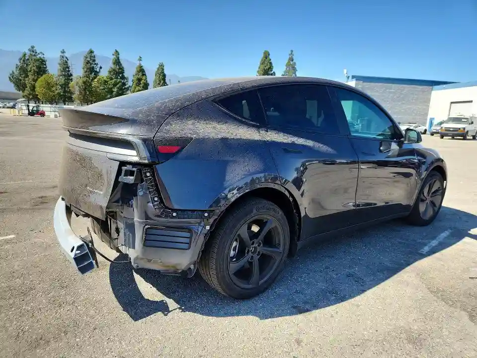 7SAYGDEE3TF561943 2026 TESLA MODEL Y-2
