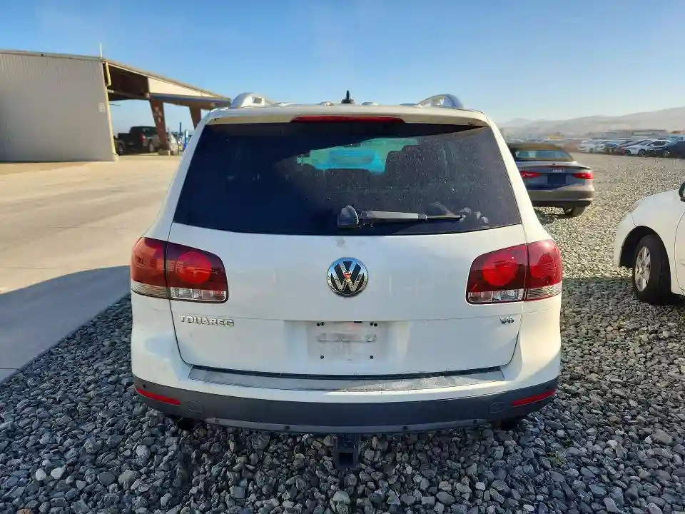 WVGBF7A9XAD000817 2010 VOLKSWAGEN TOUAREG-5