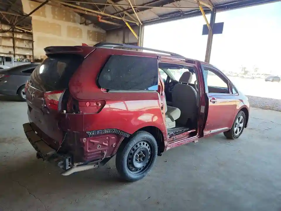 5TDKZ3DC6KS980029 2019 TOYOTA SIENNA-2