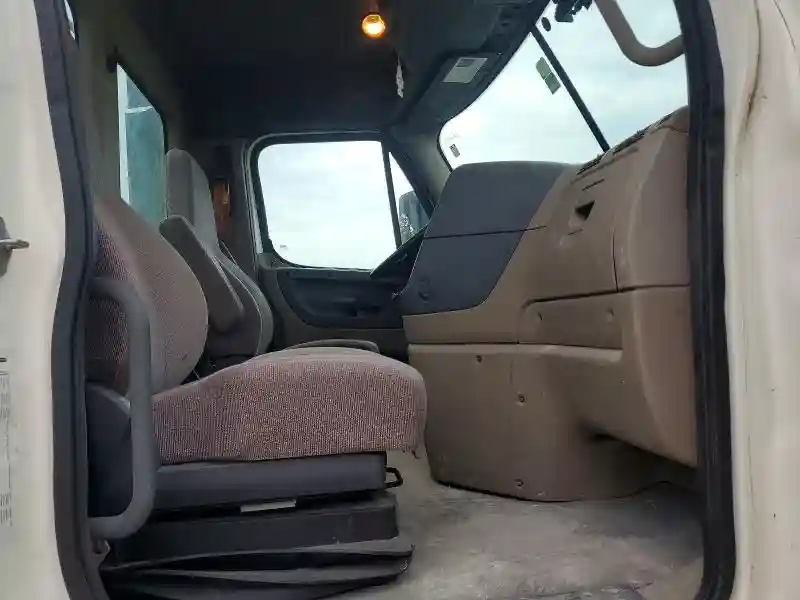 1FUJGEDRXHLHM7522 2017 FREIGHTLINER ALL OTHER-4