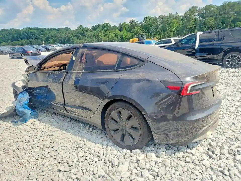 5YJ3E1EA2SF058766 2025 TESLA MODEL 3-1