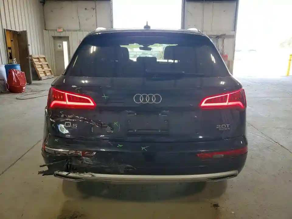WA1BNAFY8J2200329 2018 AUDI Q5-5