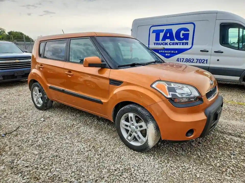 KNDJT2A21B7211063 2011 KIA SOUL-3