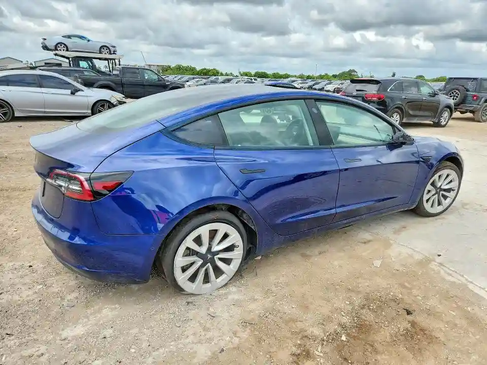 5YJ3E1EA7NF370506 2022 TESLA MODEL 3-2