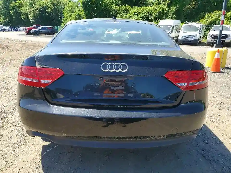 WAURFAFR0BA071212 2011 AUDI A5-5