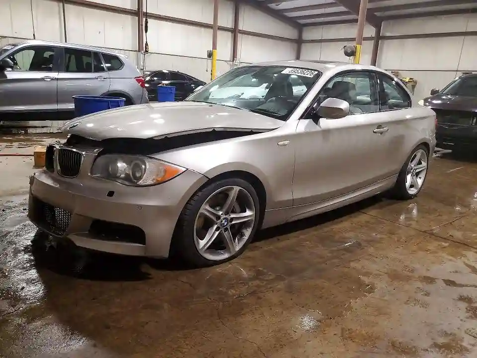 WBAUC9C52BVM11407 2011 BMW 1 SERIES-0