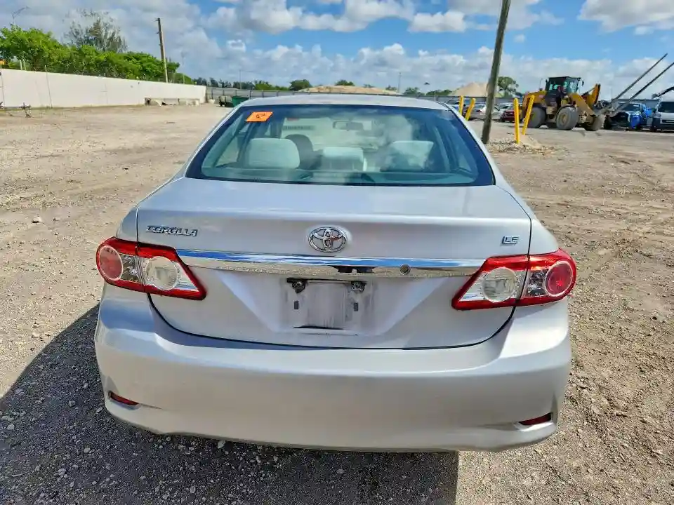 5YFBU4EE1DP176110 2013 TOYOTA COROLLA-5