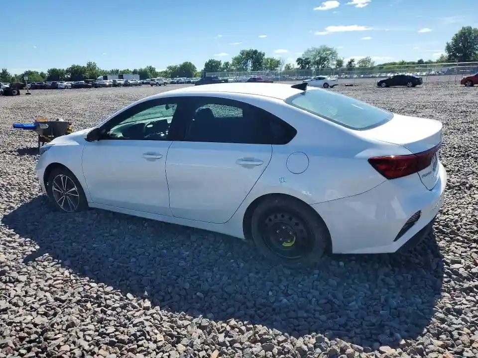3KPF24AD1NE427652 2022 KIA FORTE LXS-1