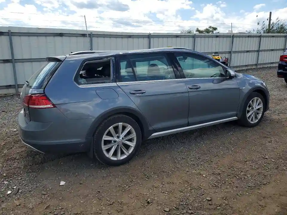 3VWH17AU1JM766289 2018 VOLKSWAGEN GOLF-2