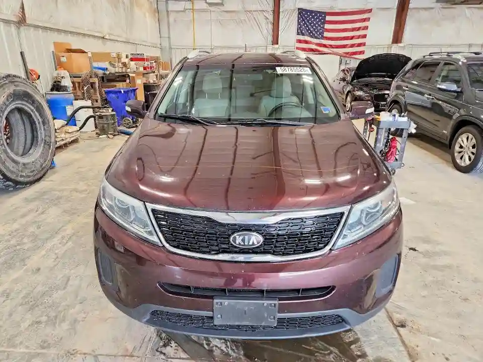 5XYKTDA79FG605544 2015 KIA SORENTO-4