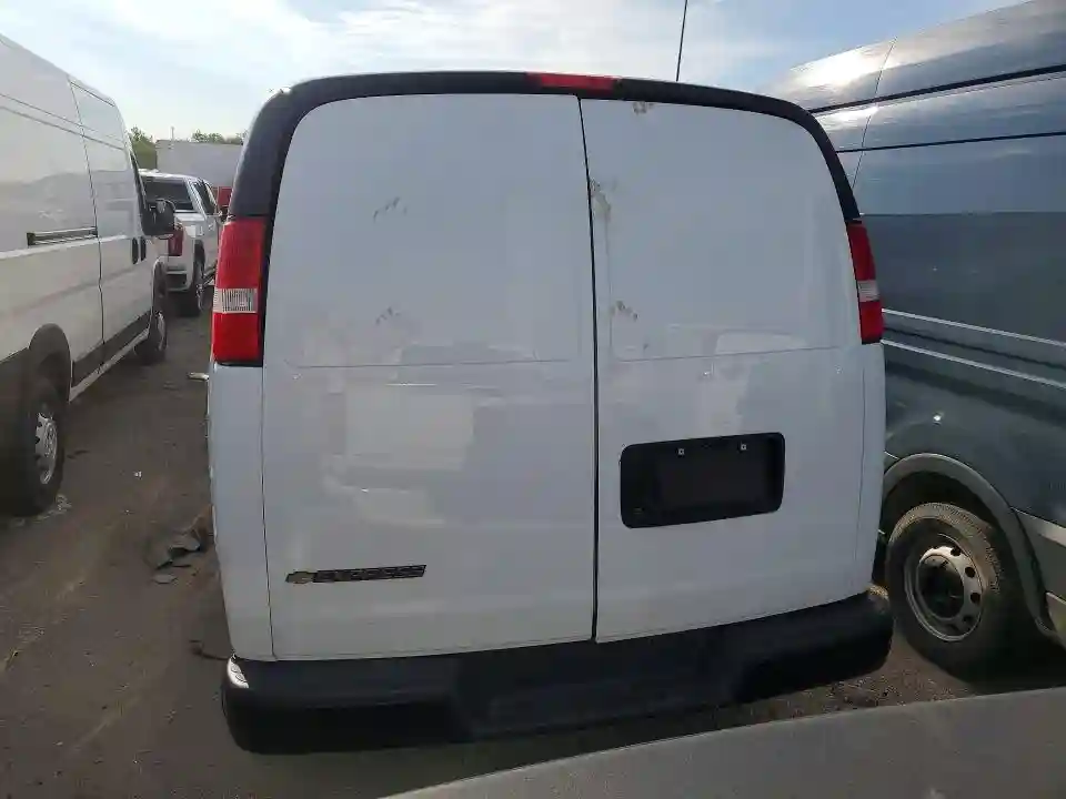 1GCWGBFP5P1175337 2023 CHEVROLET EXPRESS-5