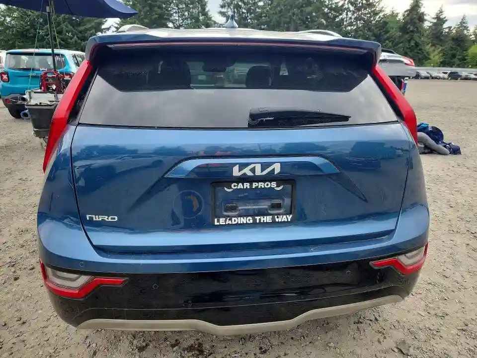 KNDCT3L18P5068361 2023 KIA NIRO-5