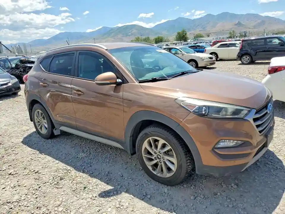 KM8J3CA22HU421604 2017 HYUNDAI TUCSON-3