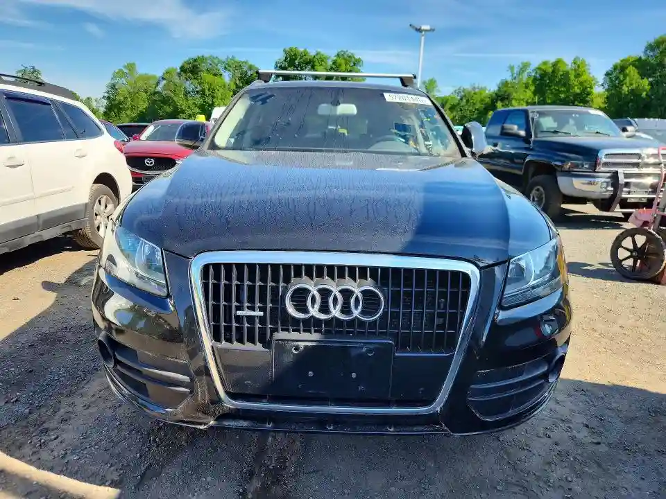 WA1CKAFP3AA077792 2010 AUDI Q5-4