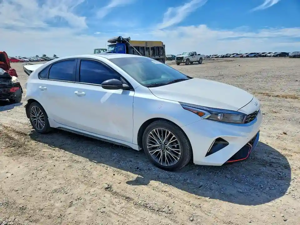 3KPF54AD2PE563640 2023 KIA FORTE-3