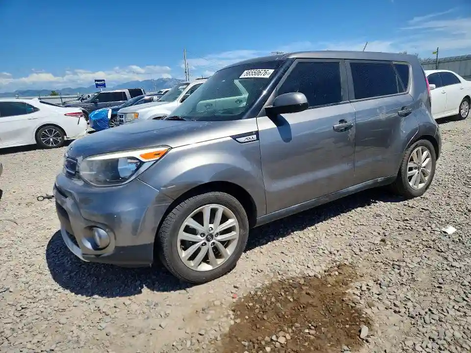 KNDJP3A53J7540754 2018 KIA SOUL-0