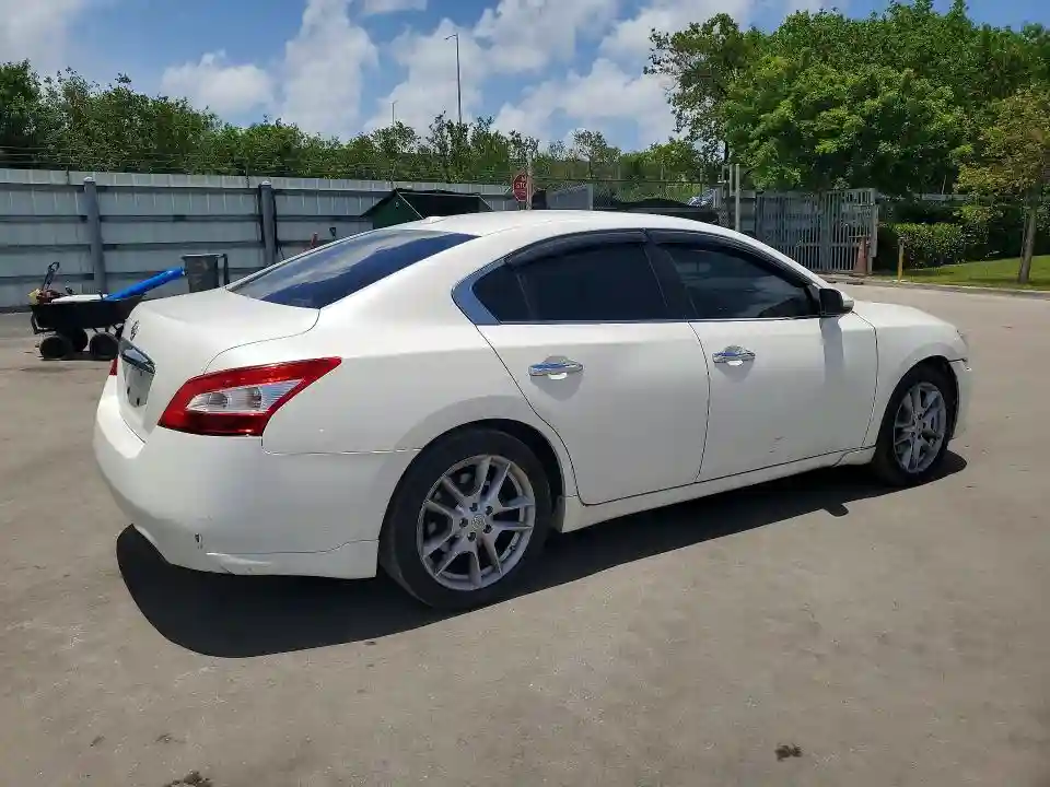 1N4AA5AP5AC830764 2010 NISSAN MAXIMA-2