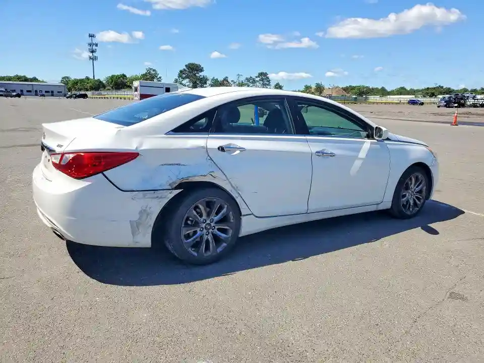5NPEC4AB5BH317492 2011 HYUNDAI SONATA SE-2