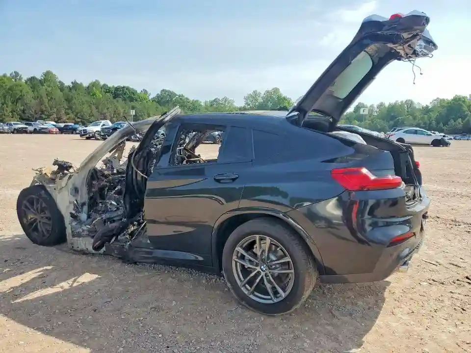 5UX2V1C08LLZ32461 2020 BMW X4-1