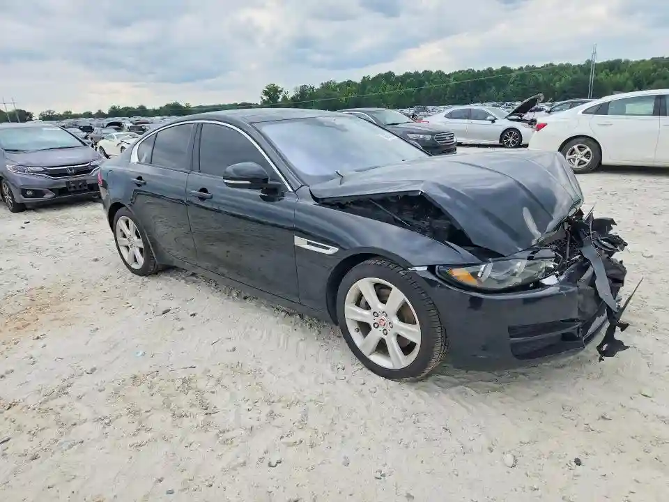 SAJAD4BG4HA970001 2017 JAGUAR XE-3