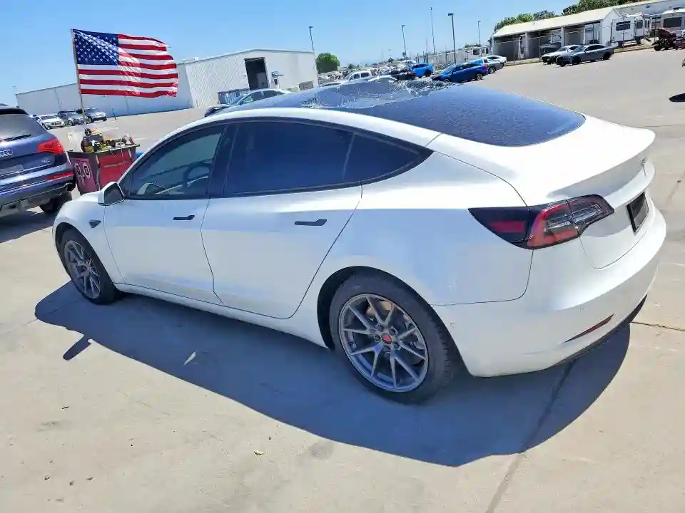 5YJ3E1EA3NF112256 2022 TESLA MODEL 3-1