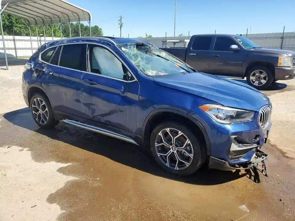 WBXJG9C05M5S54931 2021 BMW X1-3