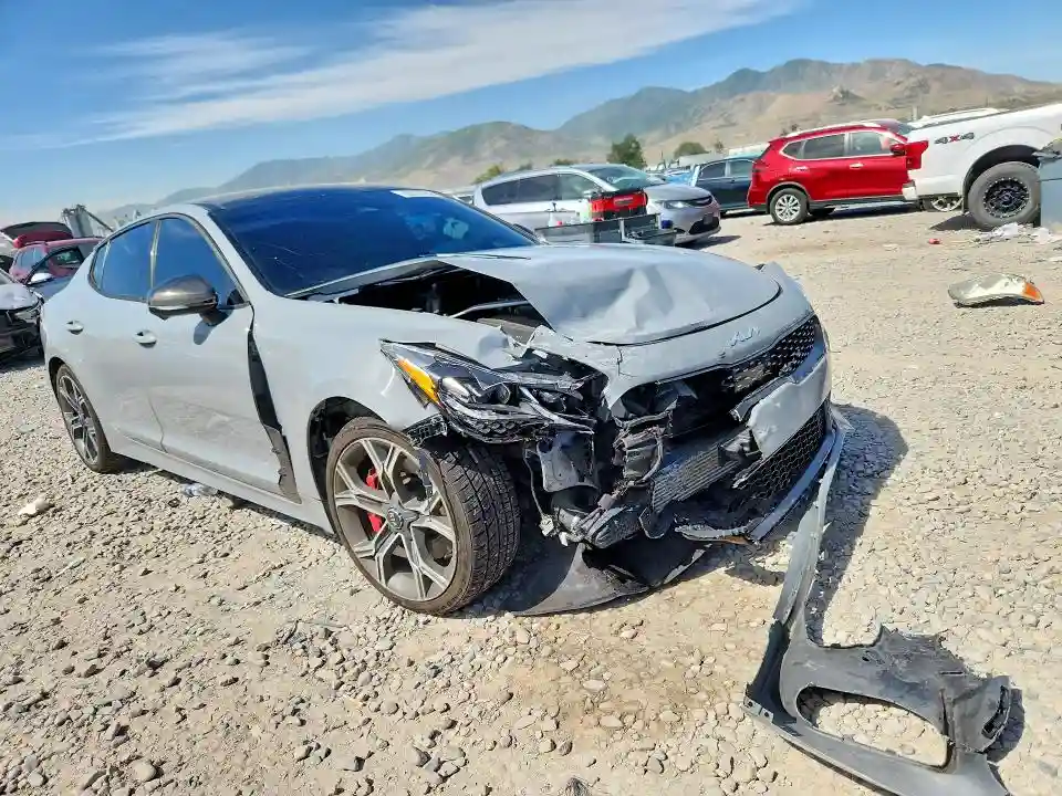 KNAE55LC4P6134556 2023 KIA STINGER-3