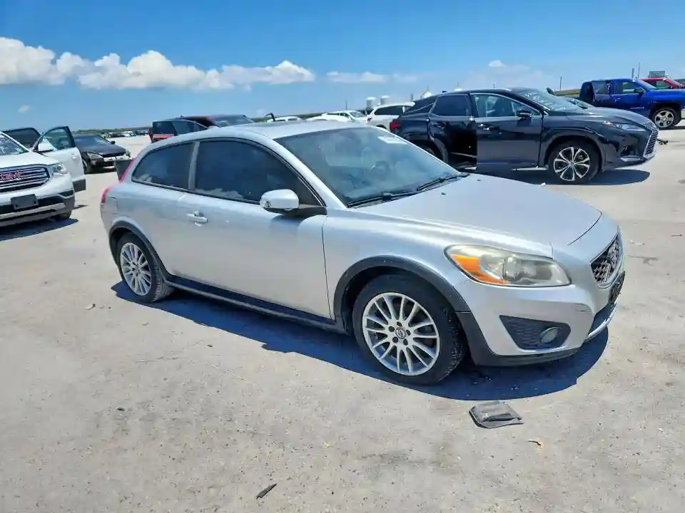 YV1672MK5B2205599 2011 VOLVO C30-3