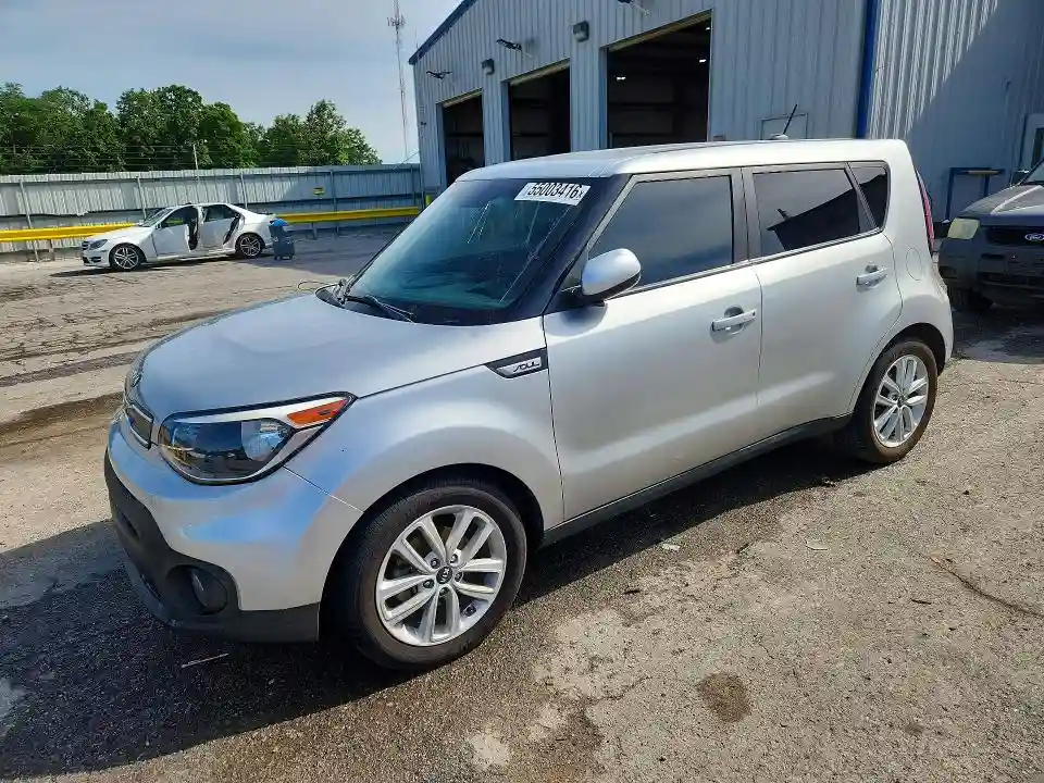 KNDJP3A52J7581019 2018 KIA SOUL-0