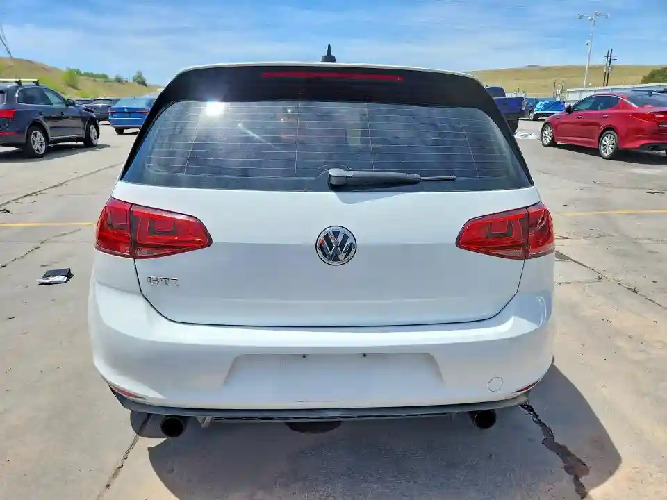 3VW4T7AU1FM065252 2015 VOLKSWAGEN GTI-5